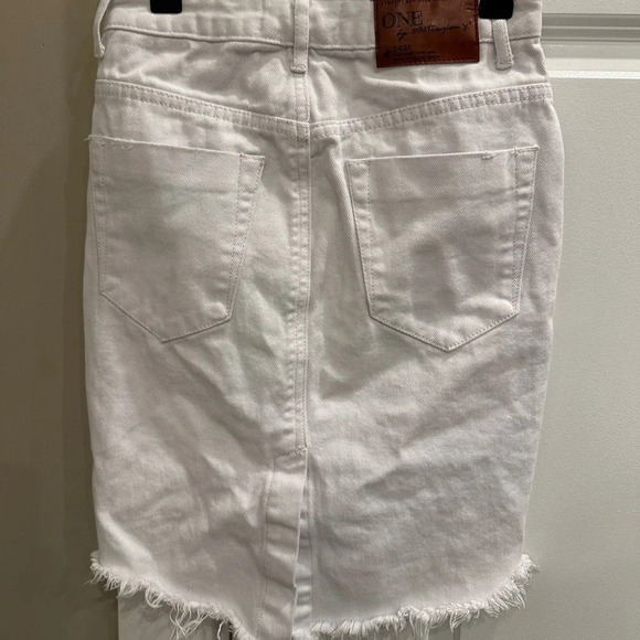 One Teaspoon 2020 White Denim  Distressed Skirt size 23 - Picture 4 of 7